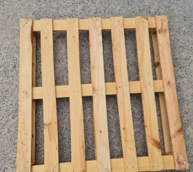 Pallet gỗ tràm nâng 4 hướng