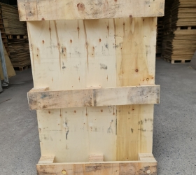 Pallet gỗ ép nâng 4 hướng