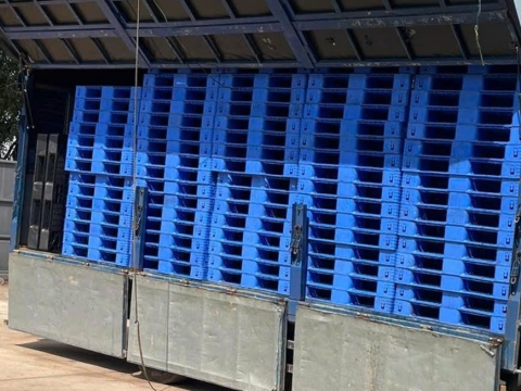 Hình ảnh vận chuyển pallet tới khách hàng