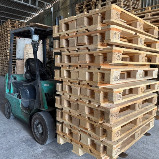 pallet gỗ đức hòa